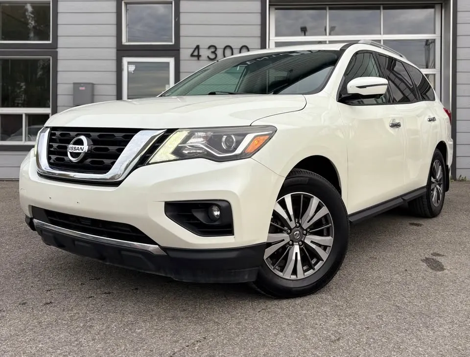 2017 Nissan Pathfinder SL
